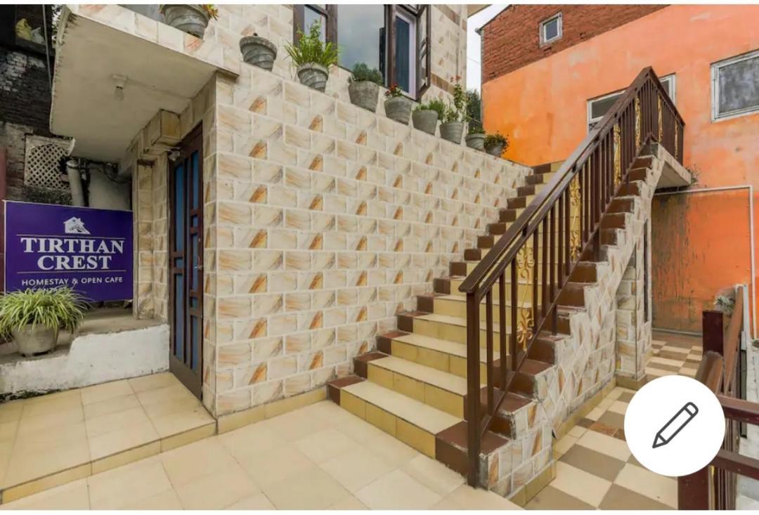 Tirthan Crest Homestay Banjar Екстер'єр фото