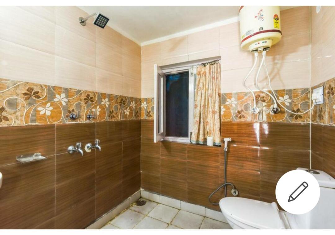 Tirthan Crest Homestay Banjar Екстер'єр фото