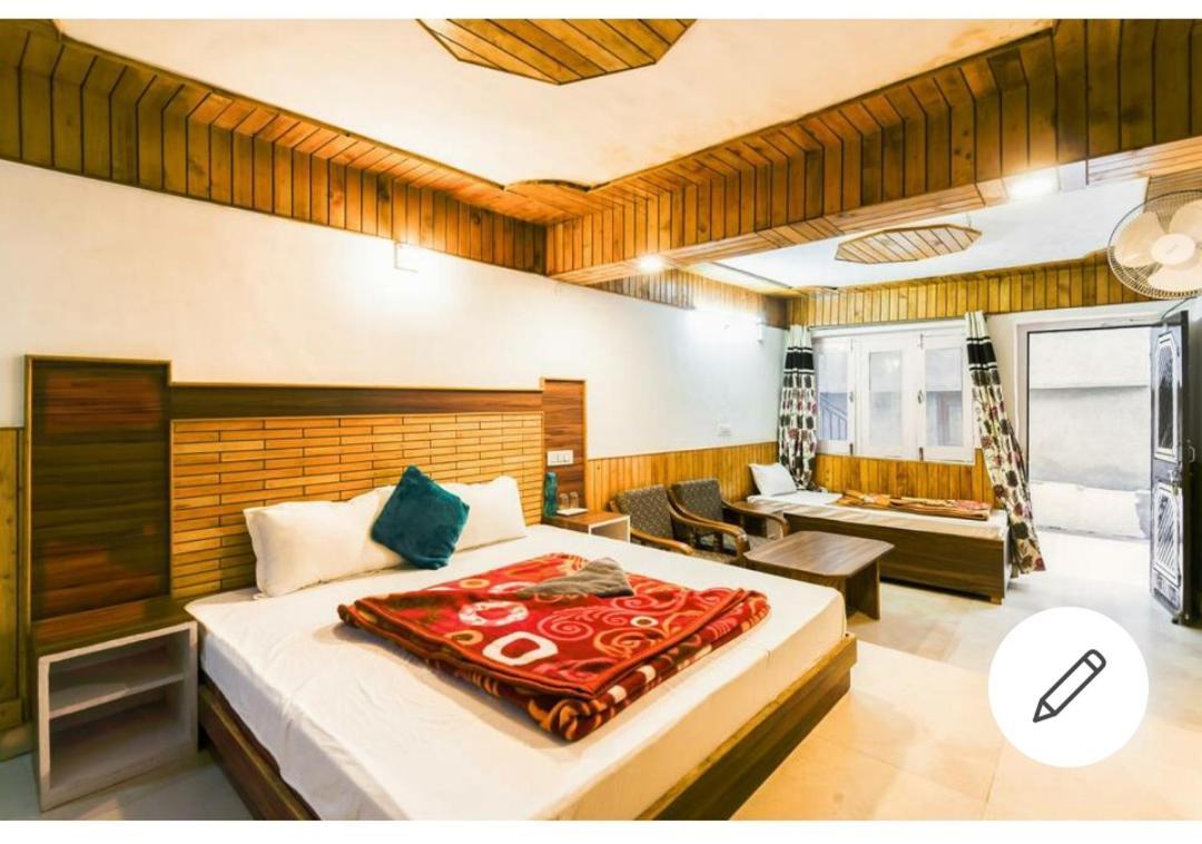 Tirthan Crest Homestay Banjar Екстер'єр фото