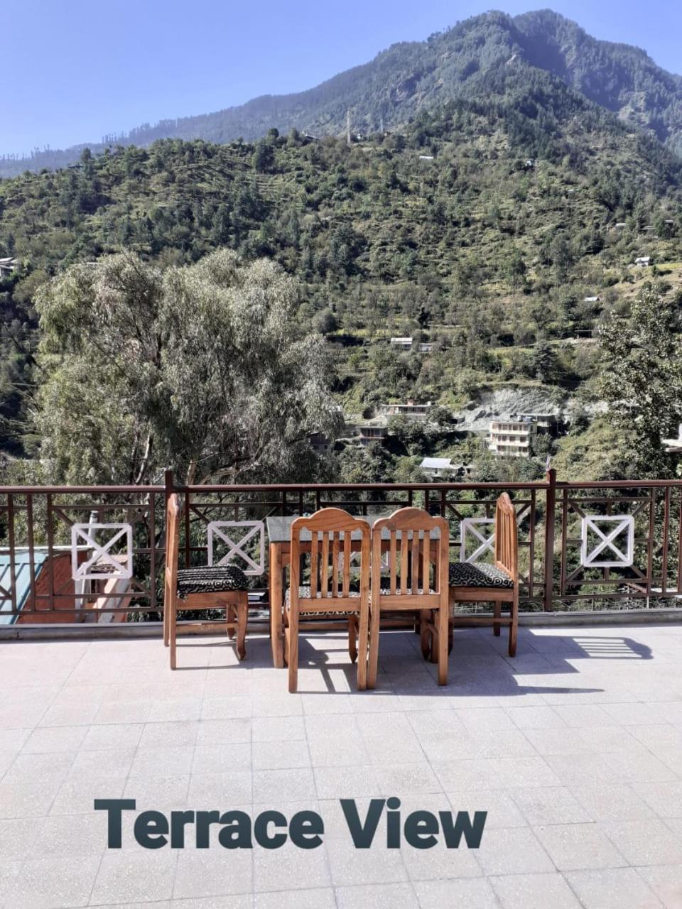 Tirthan Crest Homestay Banjar Екстер'єр фото