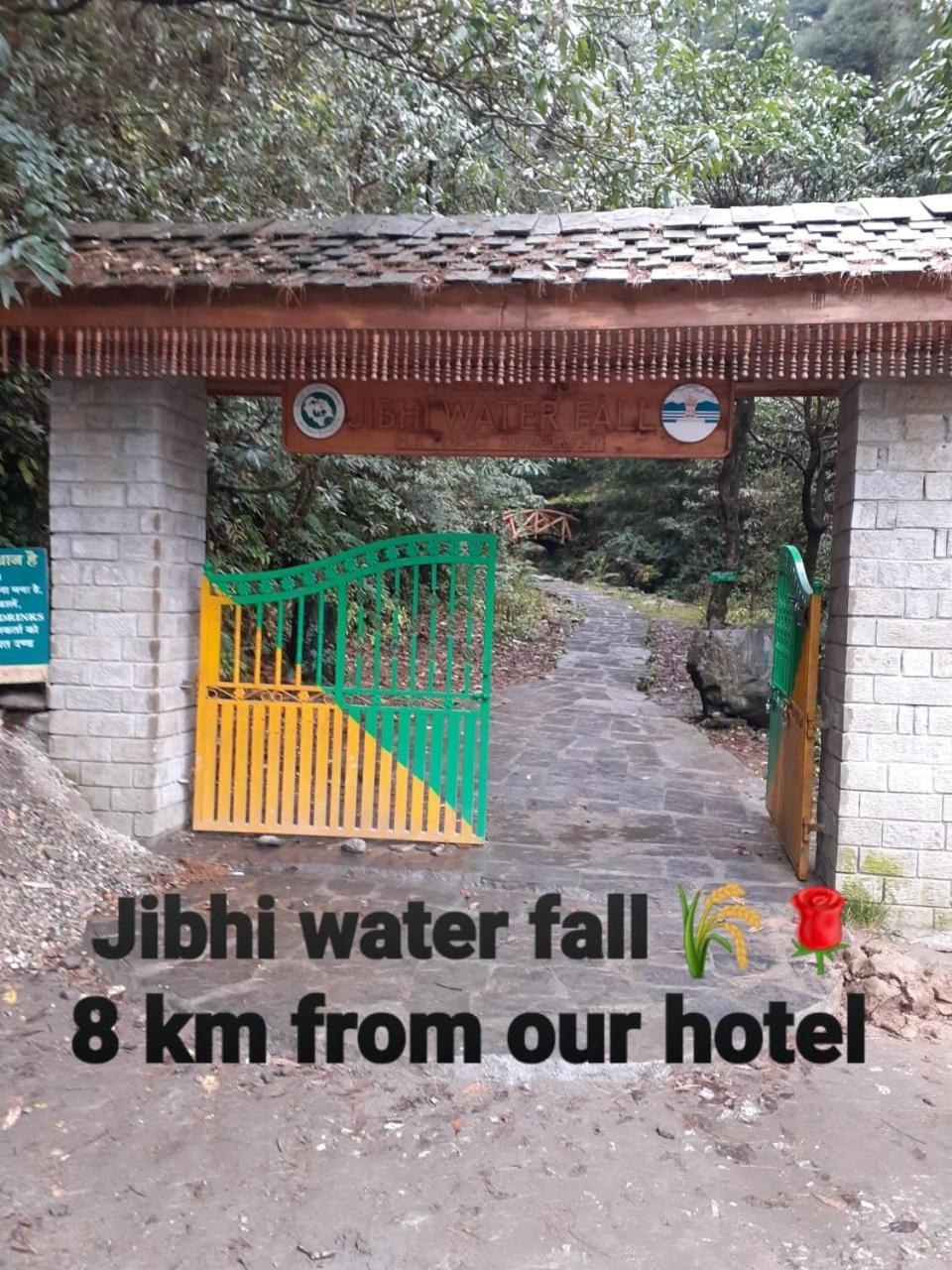 Tirthan Crest Homestay Banjar Екстер'єр фото